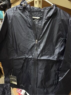 Eddie Bauer ladies Hooded Lightweight Windbreaker Jacket - Black. New!